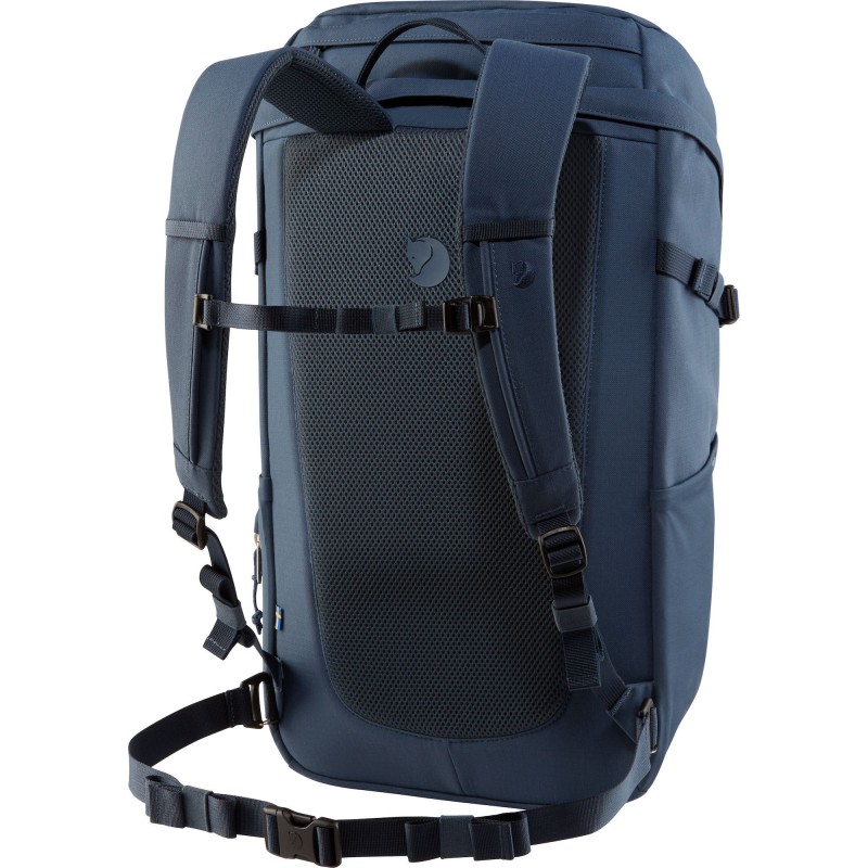 FJALLRAVEN mugursoma Ulvo 30 23313 (3)