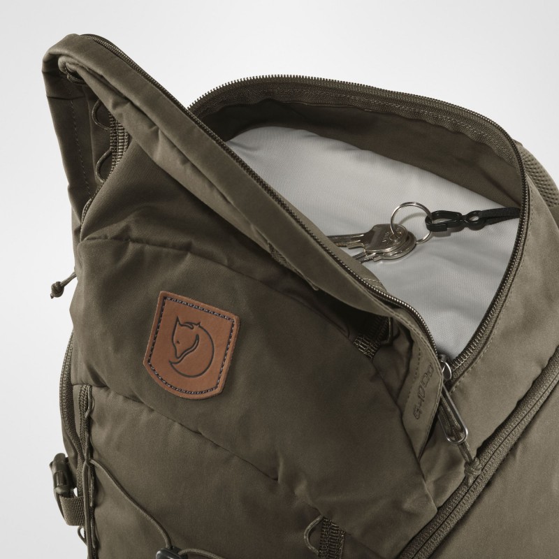 FJALLRAVEN mugursoma Singi 28 23320 (4)