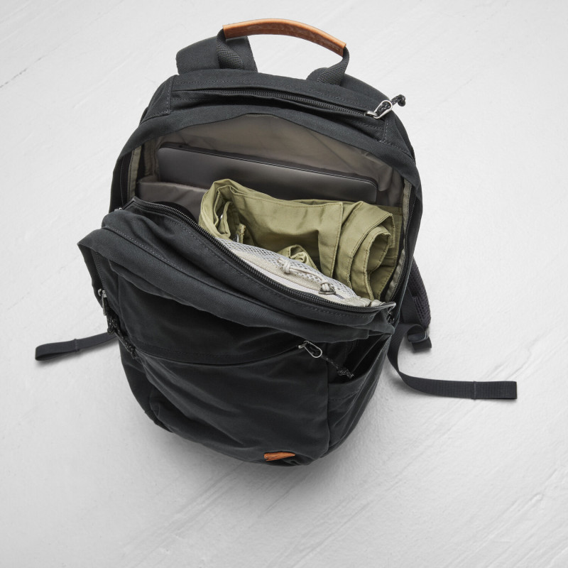 FJALLRAVEN mugursoma Raven 20 23344 Black (3)